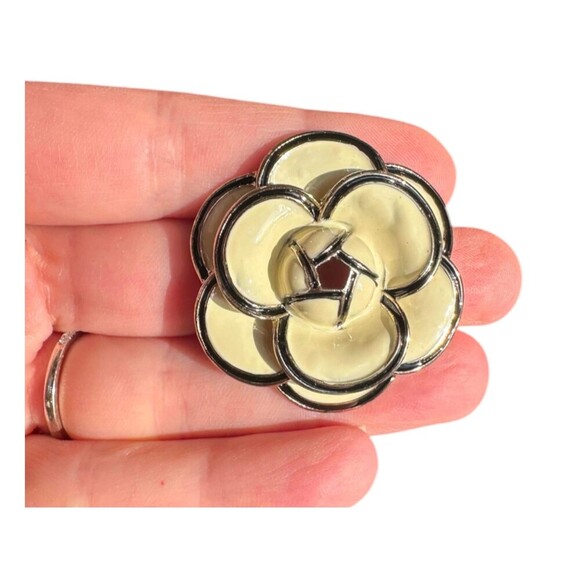 Jewelry - Vintage Flower brooch cream and black Flower Pin Black and White Flower Gift